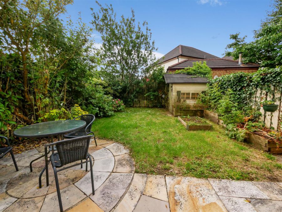 48 Woodrow Gardens, Off Todds Hill