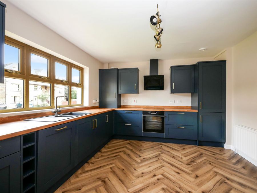 48 Woodrow Gardens, Off Todds Hill