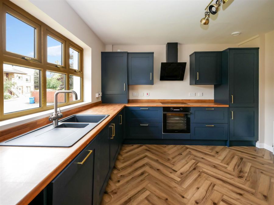 48 Woodrow Gardens, Off Todds Hill