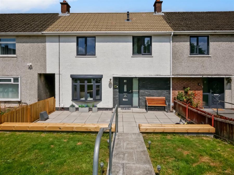 16 Castledillon Road, Belvoir Park