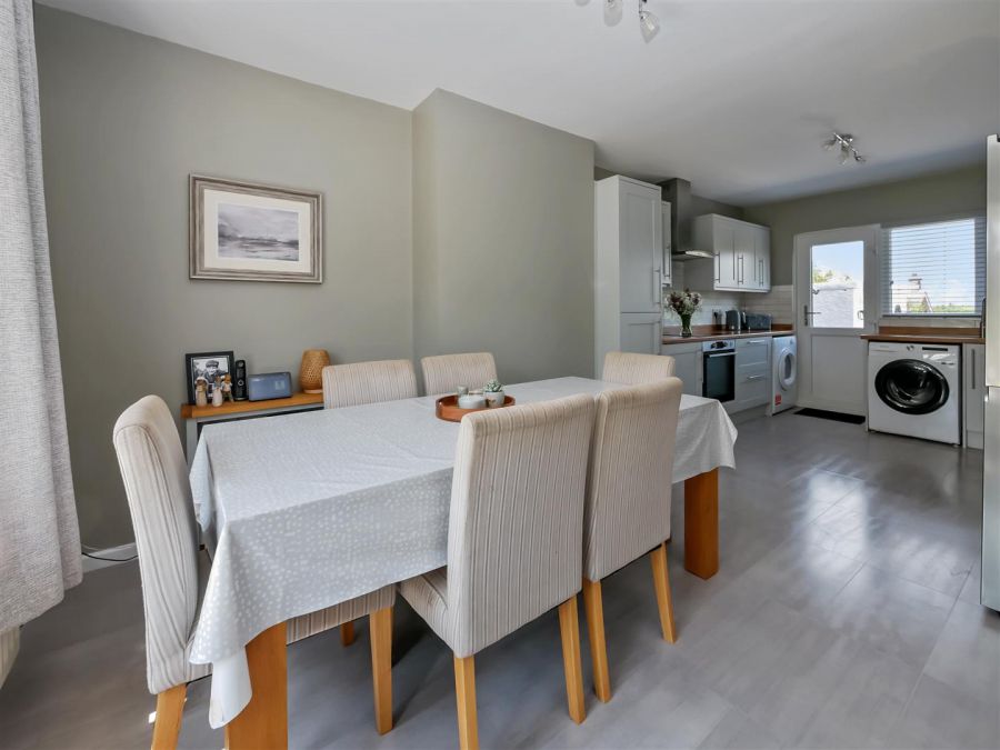 16 Castledillon Road, Belvoir Park