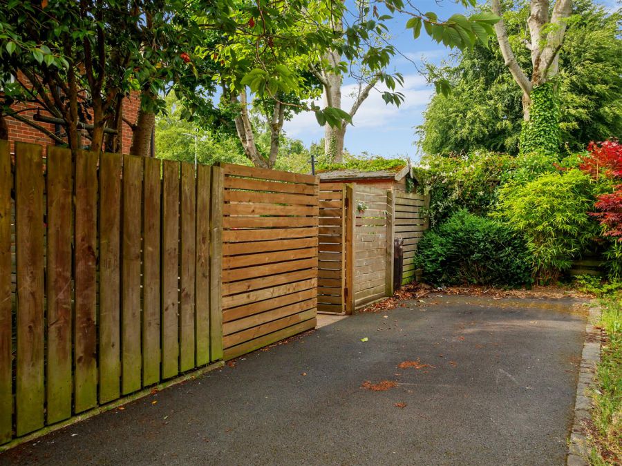 2 Hampton Drive, Ormeau Road