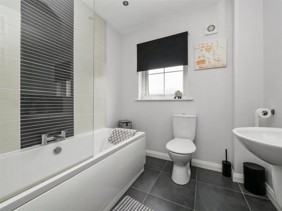 94 Forge Drive, Moss Road