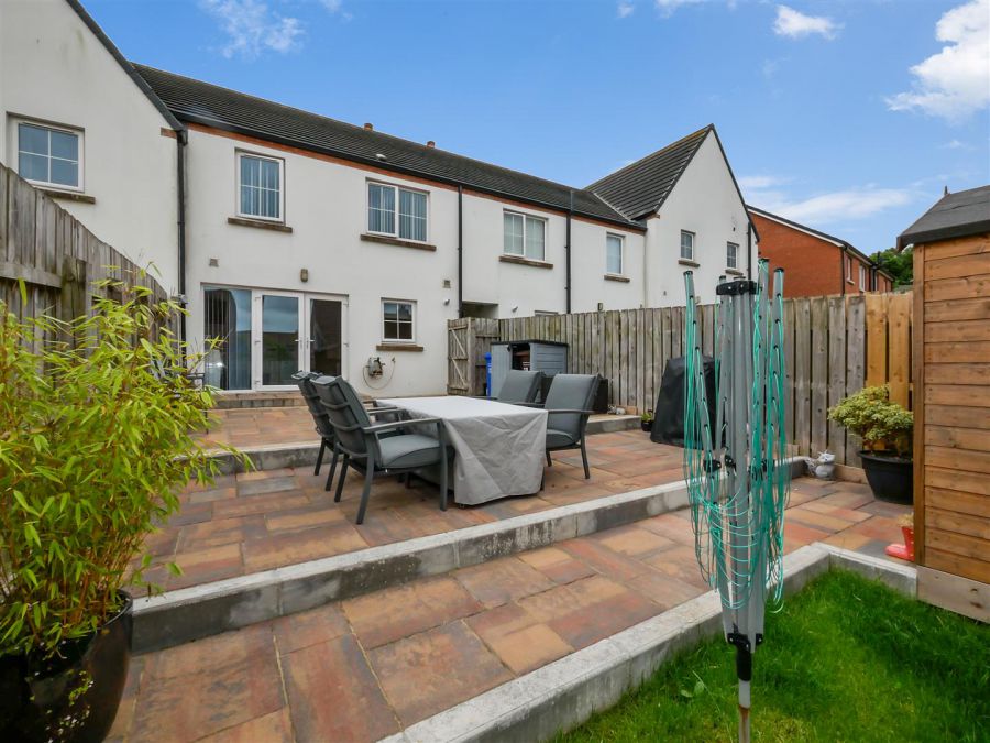 94 Forge Drive, Moss Road
