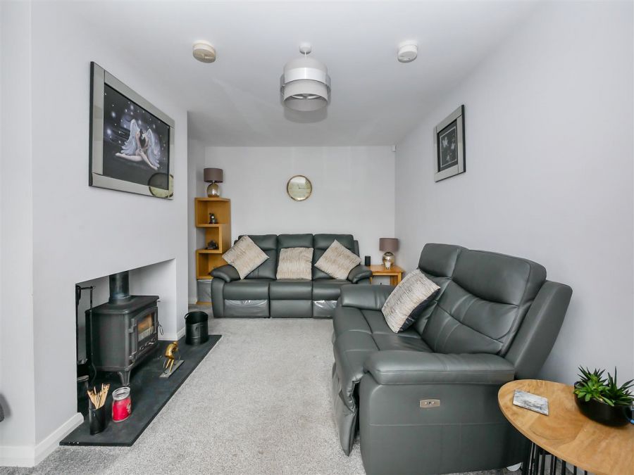 94 Forge Drive, Moss Road