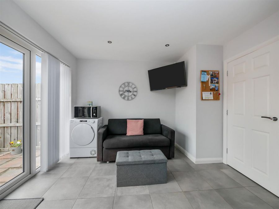 94 Forge Drive, Moss Road