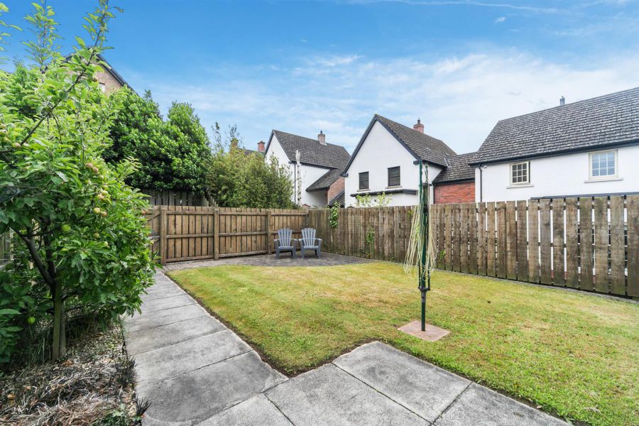 6 Bracken Hill Avenue