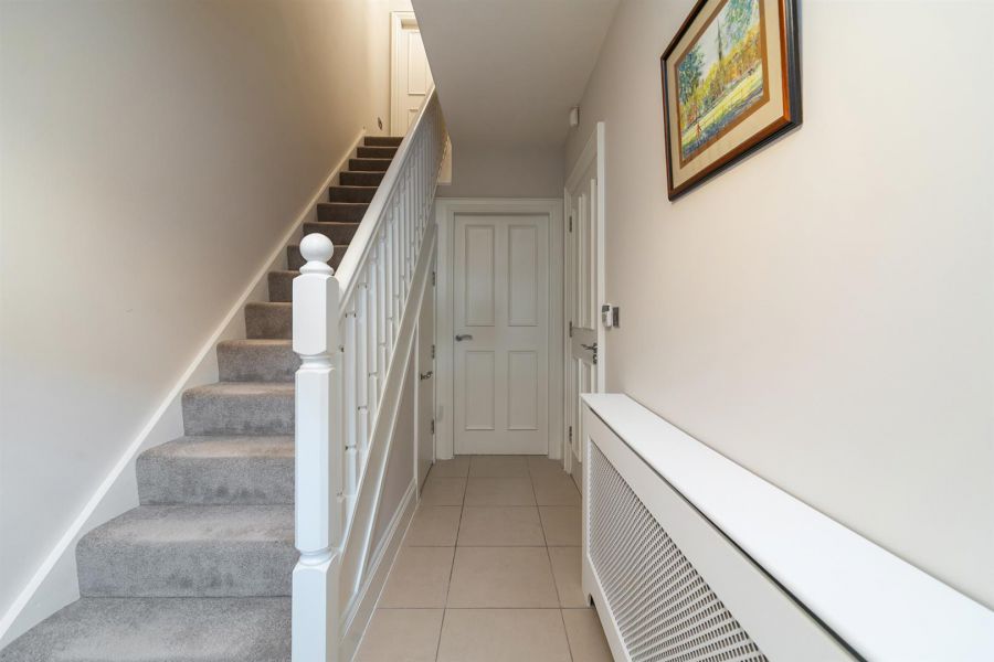 6 Bracken Hill Avenue