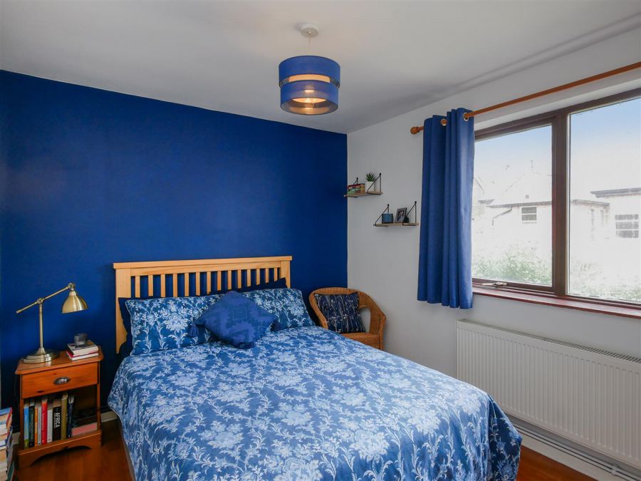 Apt 3, 82a South Parade