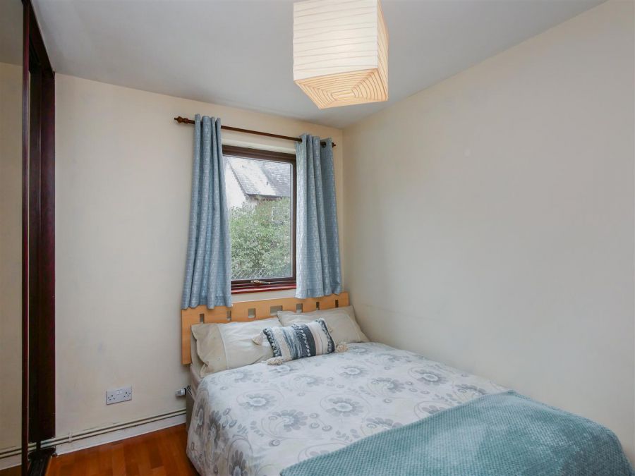 Apt 3, 82a South Parade