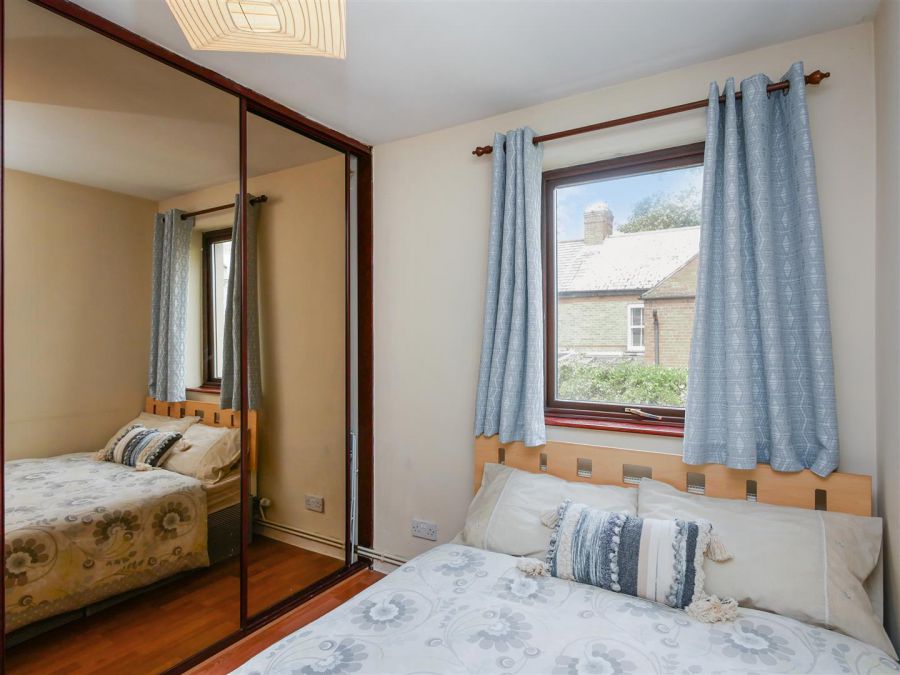 Apt 3, 82a South Parade