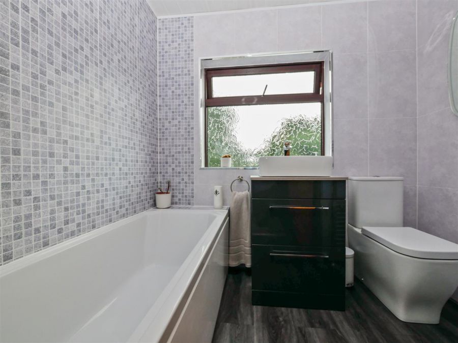 42 Marlborough Park, Off The Hillsborough Road