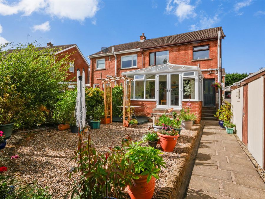 42 Marlborough Park, Off The Hillsborough Road