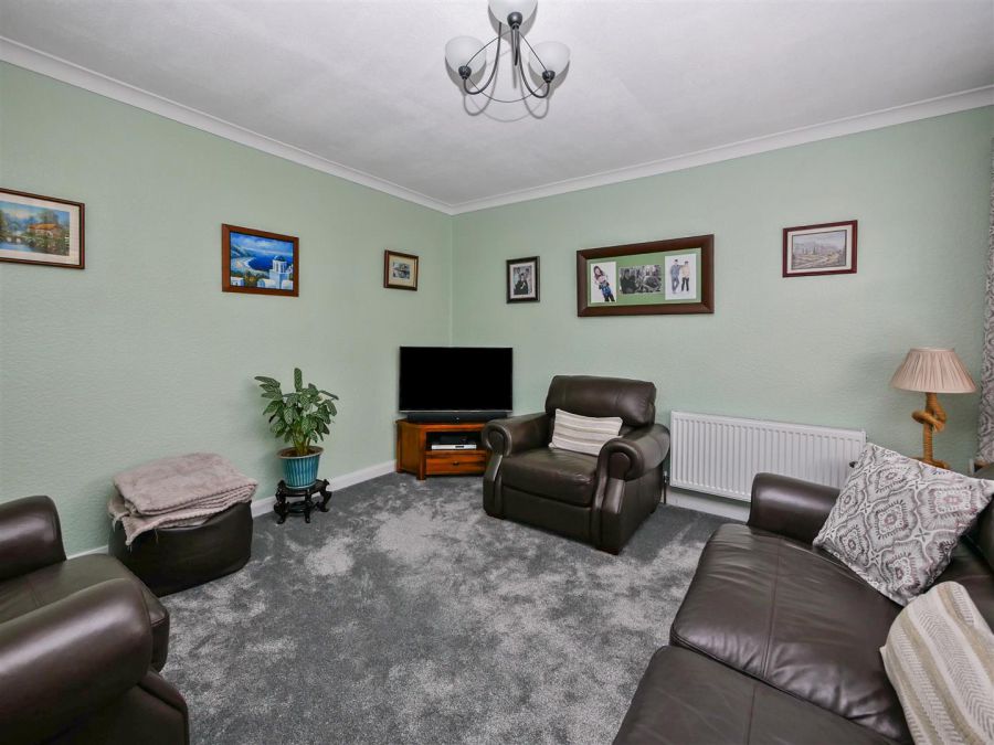 42 Marlborough Park, Off The Hillsborough Road