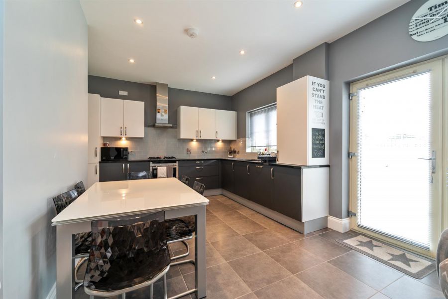 4 Bracken Hill Avenue, Ballymaconaghy Road