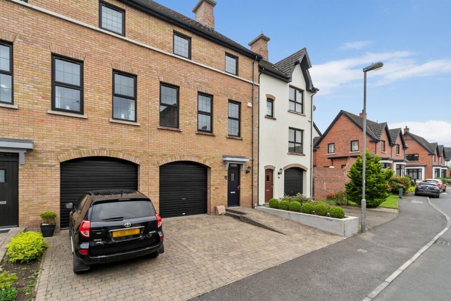 4 Bracken Hill Avenue, Ballymaconaghy Road
