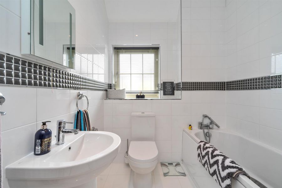 4 Bracken Hill Avenue, Ballymaconaghy Road