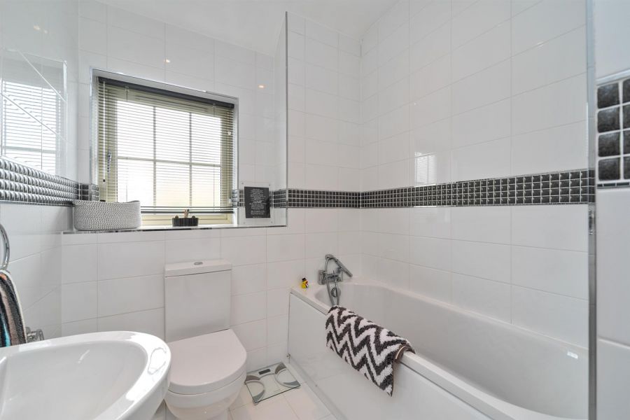 4 Bracken Hill Avenue, Ballymaconaghy Road