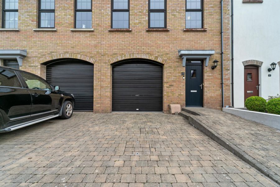 4 Bracken Hill Avenue, Ballymaconaghy Road
