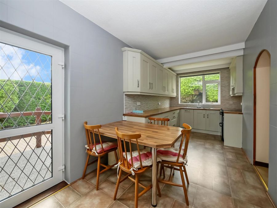 14 Cotswold Avenue, Newton Park
