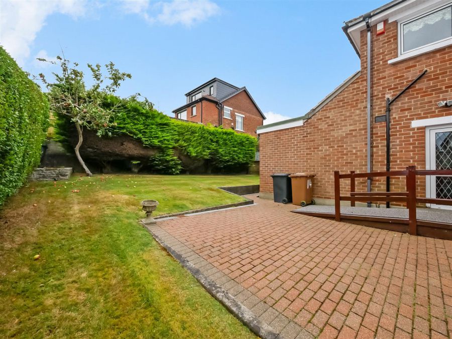 14 Cotswold Avenue, Newton Park