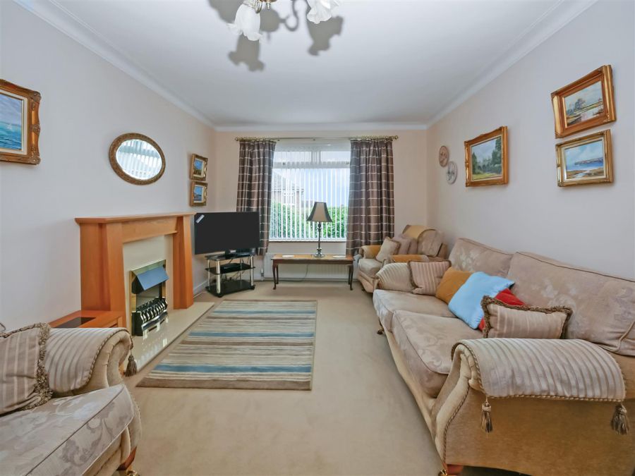 14 Cotswold Avenue, Newton Park