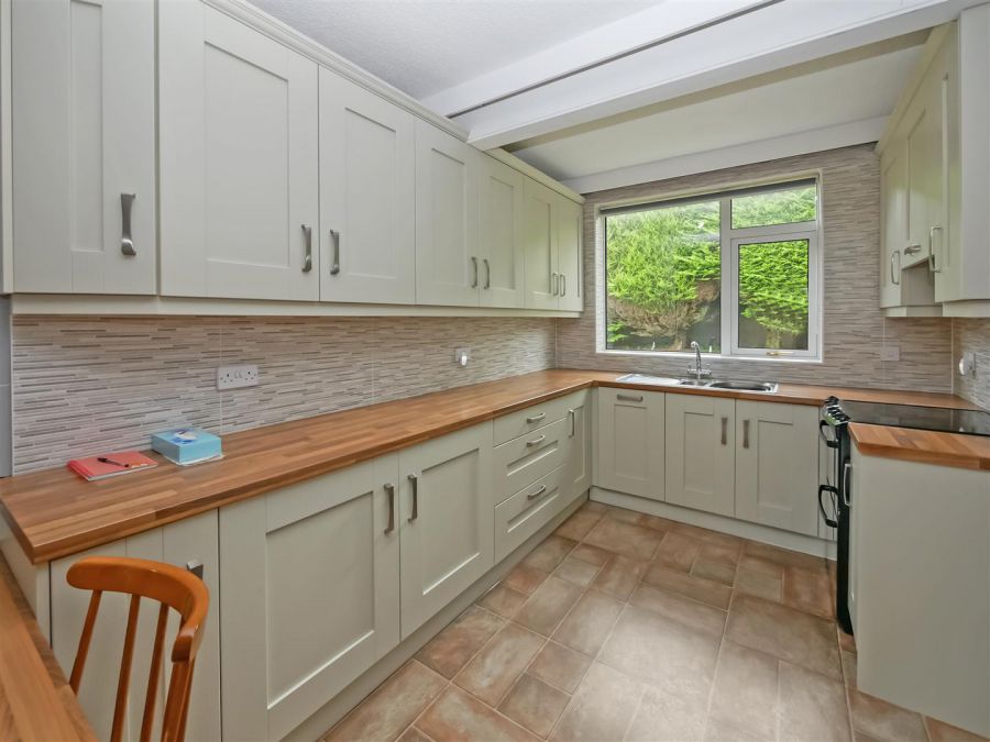 14 Cotswold Avenue, Newton Park