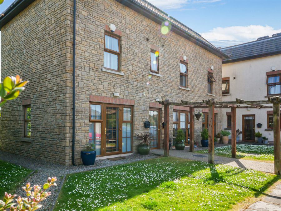 2 The Demesne Cottages