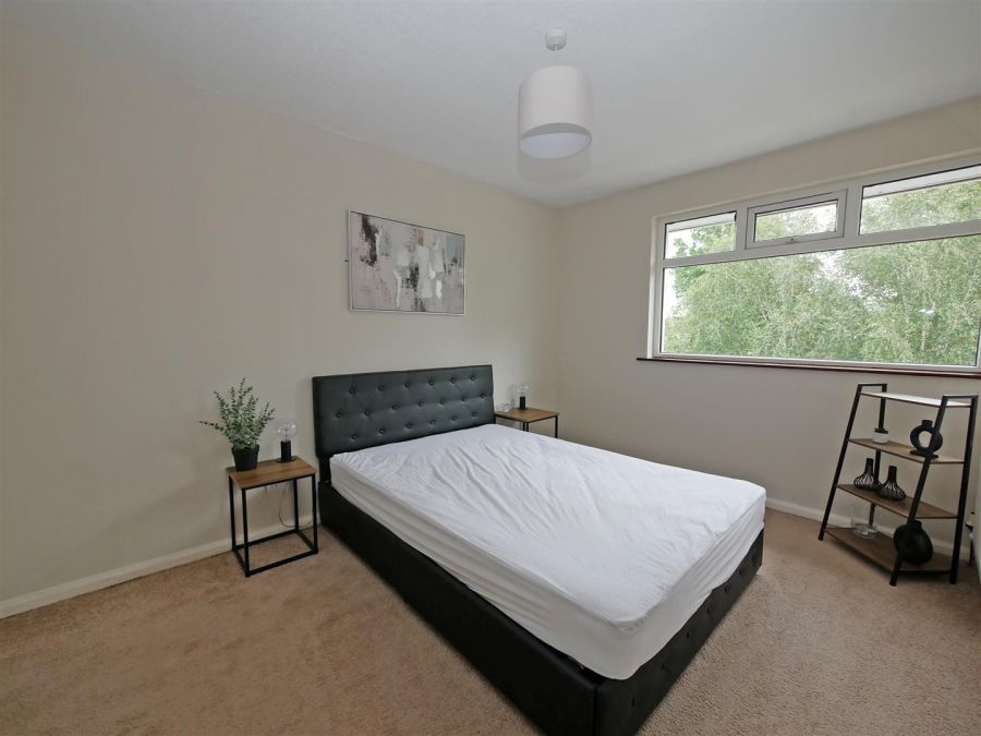 214 Belvoir Drive, Belvoir Park