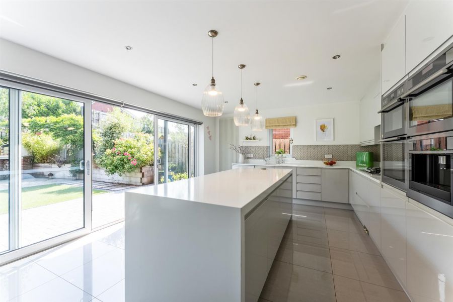 49 Baronsgrange Park