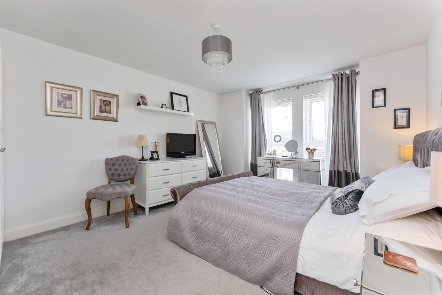 49 Baronsgrange Park