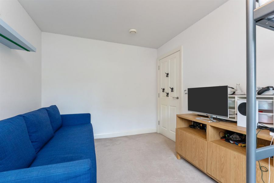 49 Baronsgrange Park