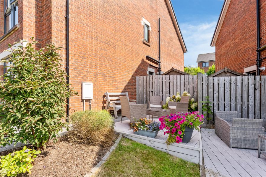 49 Baronsgrange Park