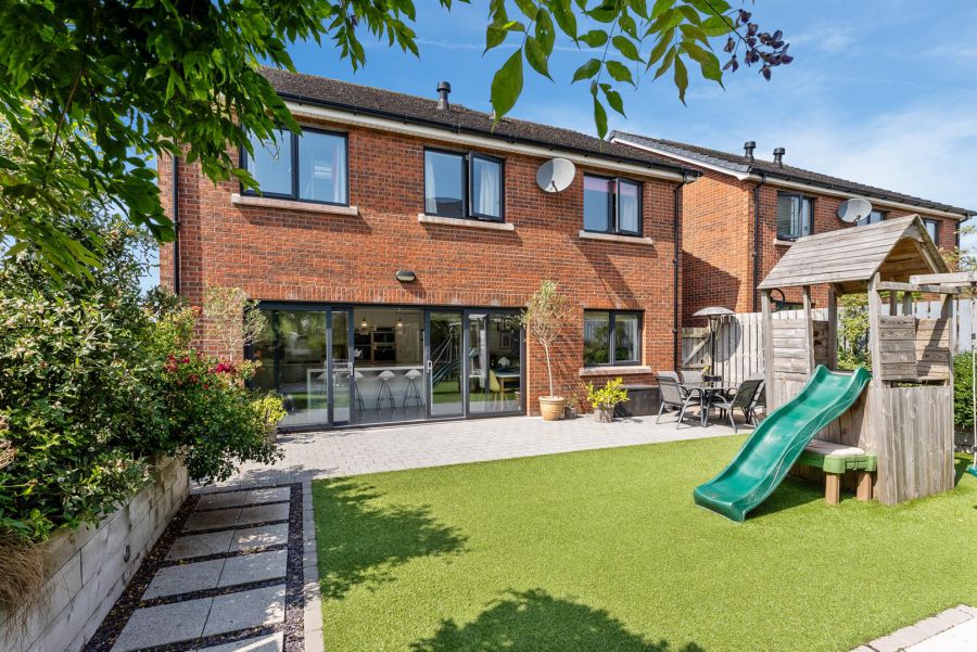 49 Baronsgrange Park