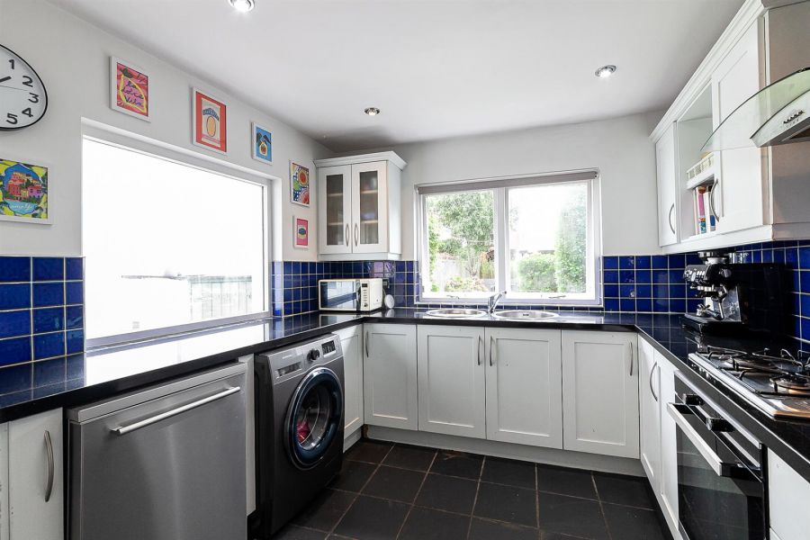 352 Ravenhill Road
