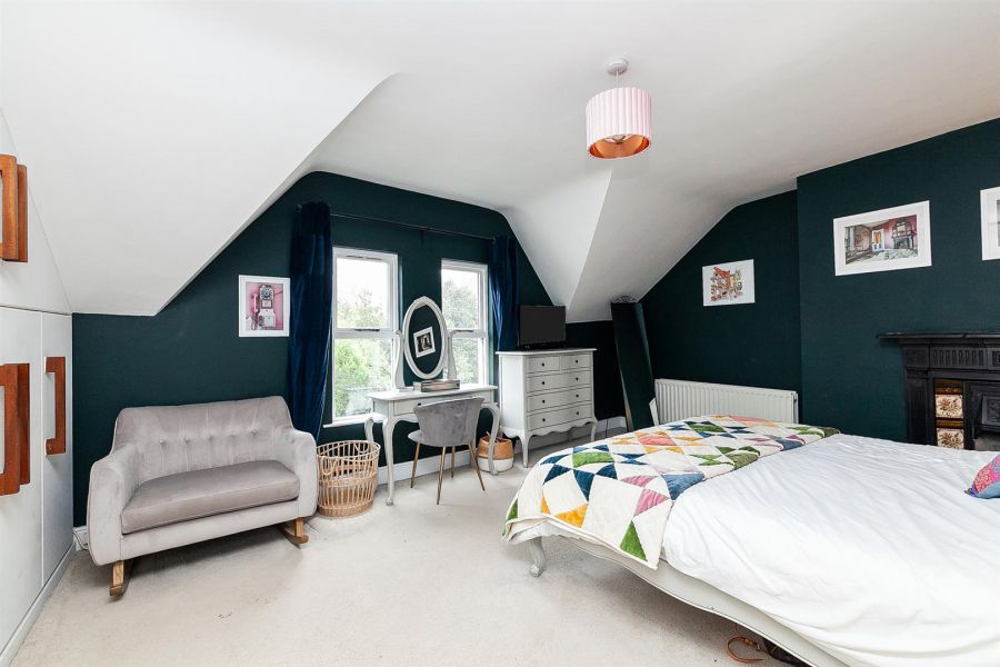 352 Ravenhill Road