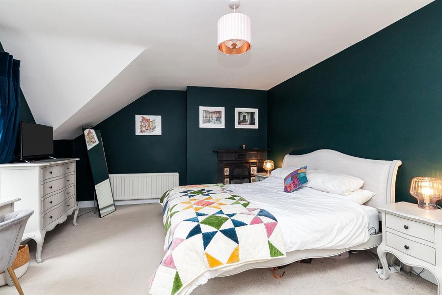 352 Ravenhill Road