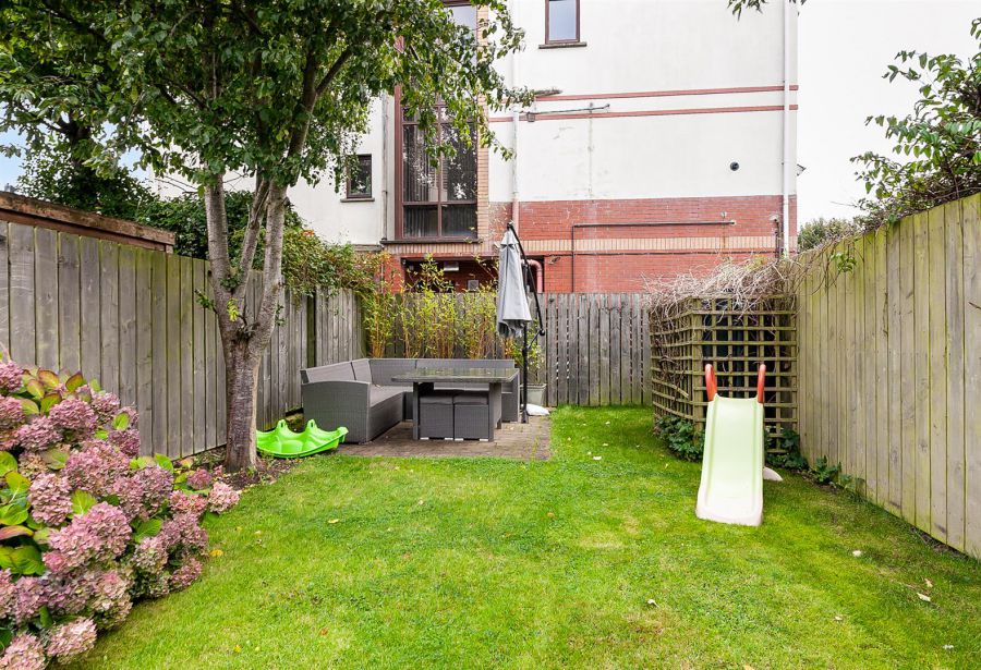 352 Ravenhill Road