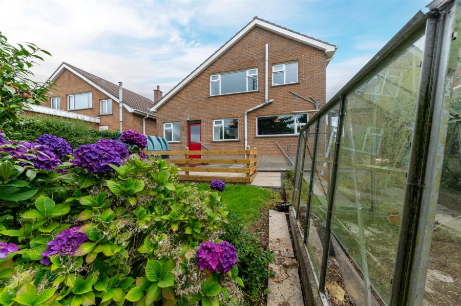11 Moyra Crescent