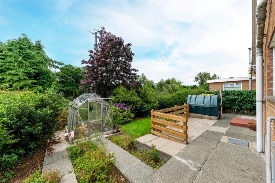 11 Moyra Crescent