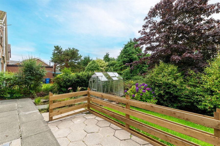 11 Moyra Crescent