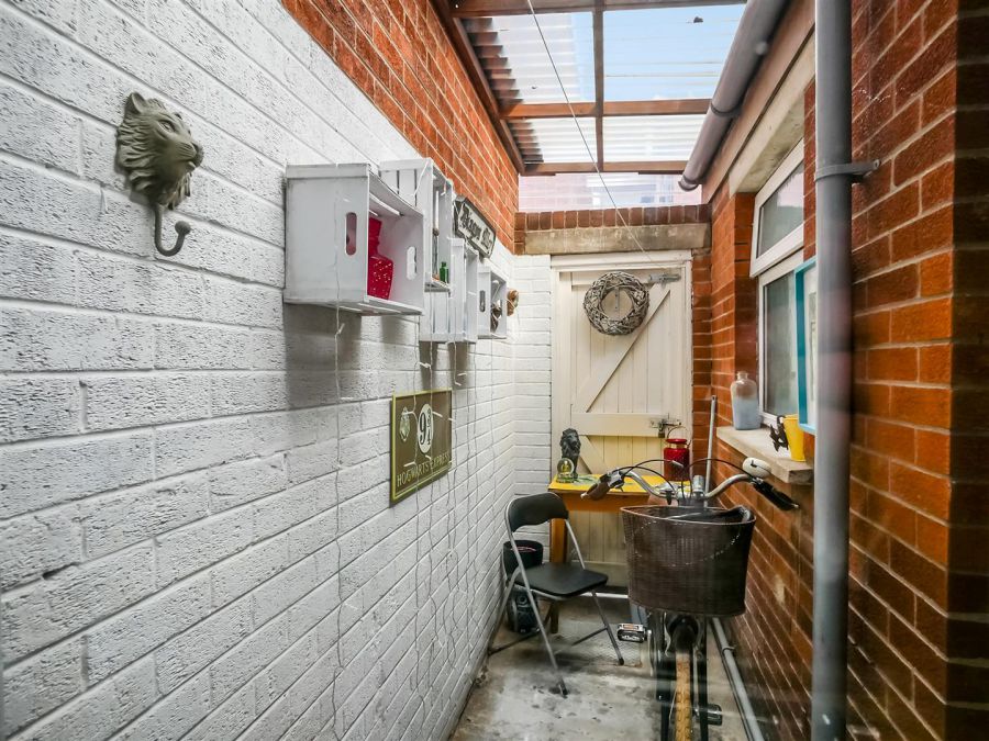 15 Gipsy Street