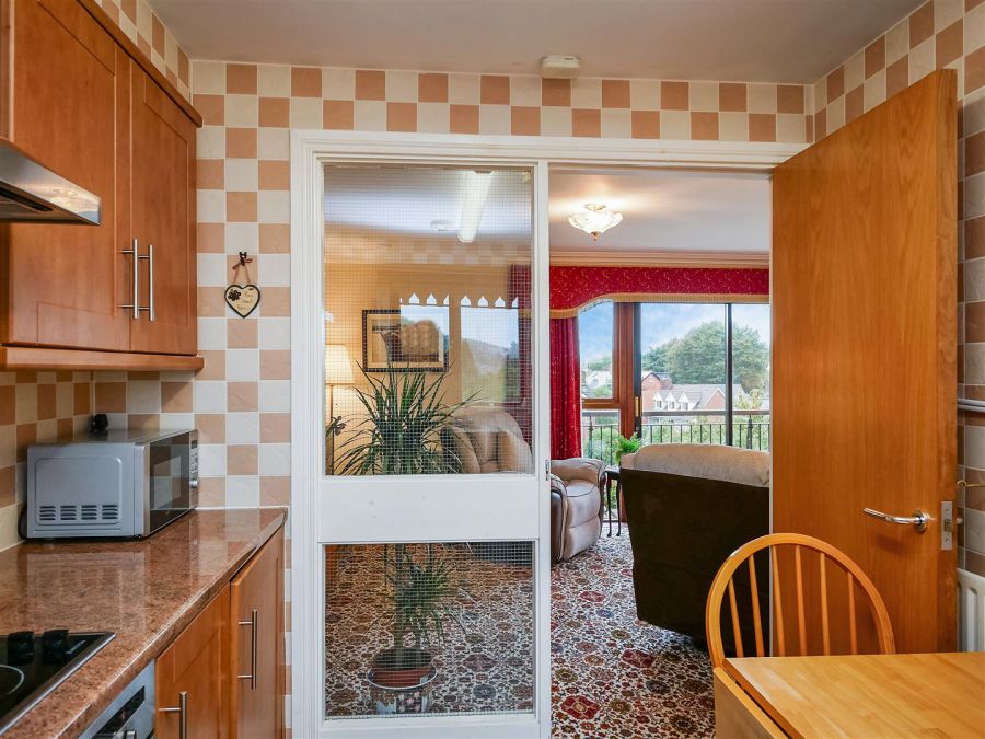 Apt 6 Dunbrae