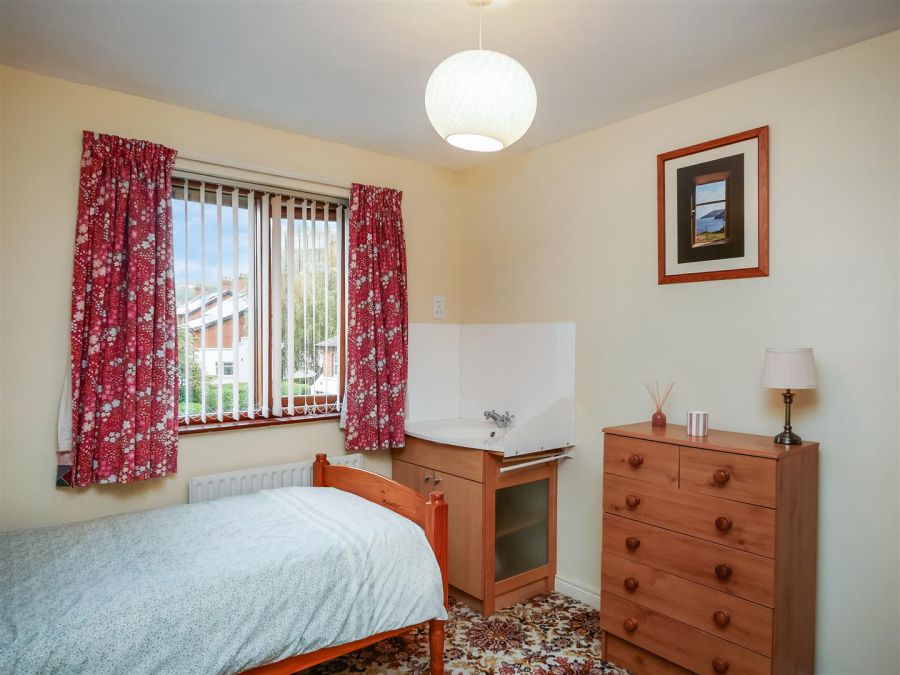 Apt 6 Dunbrae