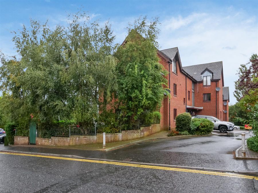 Apt 6 Dunbrae