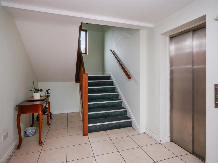 Apt 6 Dunbrae