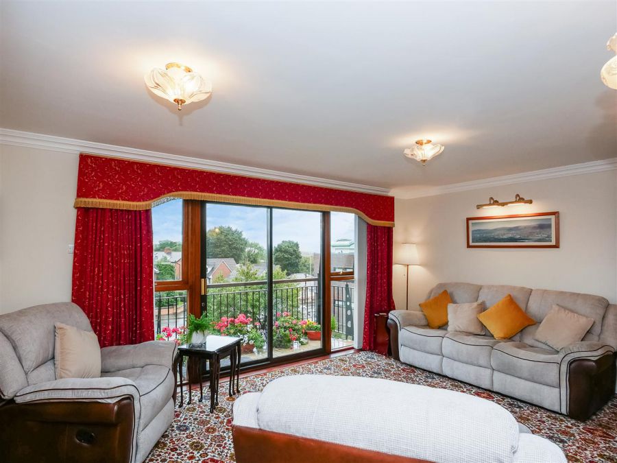 Apt 6 Dunbrae