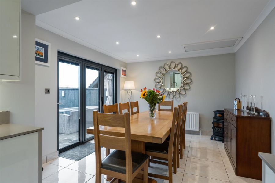 48 Knockbracken Manor