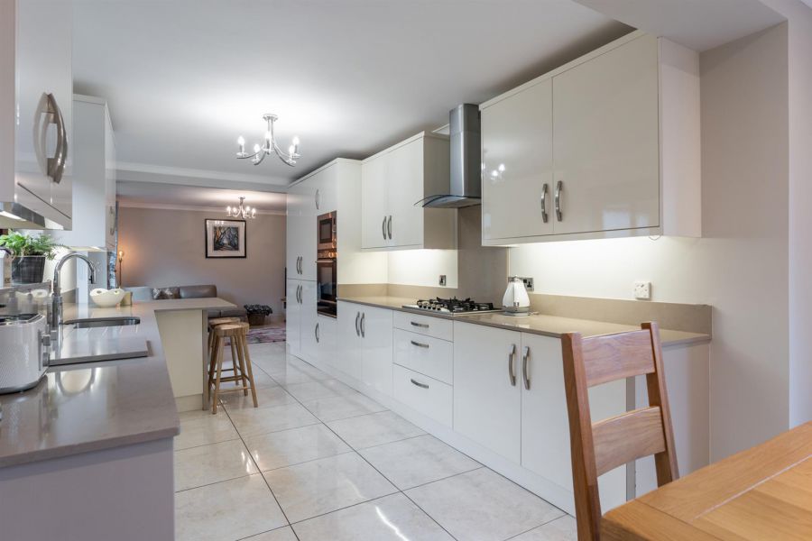48 Knockbracken Manor