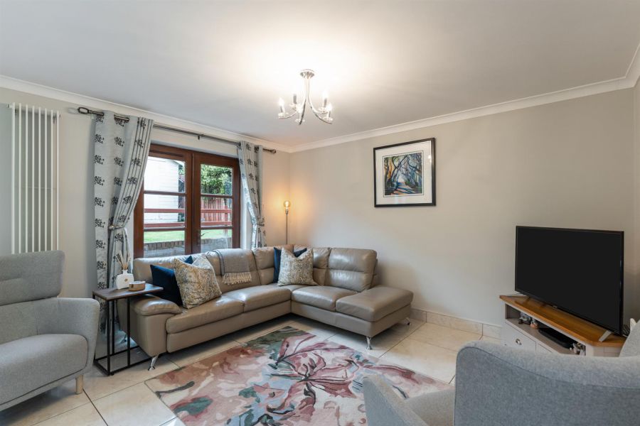 48 Knockbracken Manor